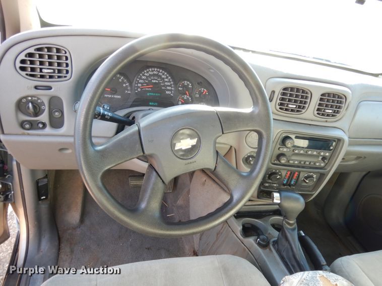 image for item DJ8232 2005 Chevrolet TrailBlazer  SUV