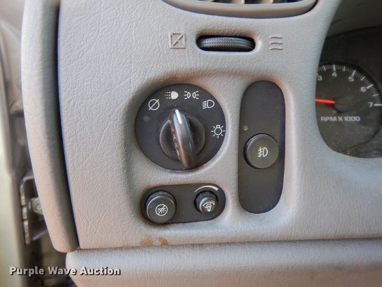 image for item DJ8232 2005 Chevrolet TrailBlazer  SUV