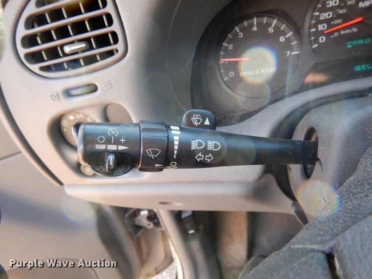 image for item DJ8232 2005 Chevrolet TrailBlazer  SUV