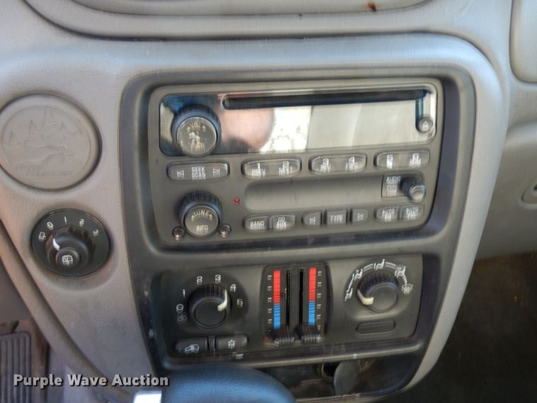 image for item DJ8232 2005 Chevrolet TrailBlazer  SUV