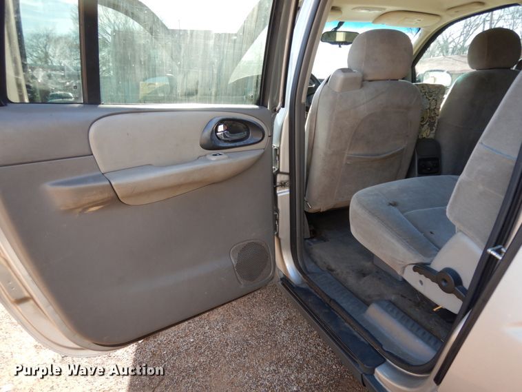 image for item DJ8232 2005 Chevrolet TrailBlazer  SUV