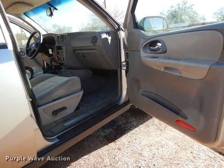 image for item DJ8232 2005 Chevrolet TrailBlazer  SUV