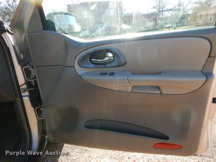 image for item DJ8232 2005 Chevrolet TrailBlazer  SUV