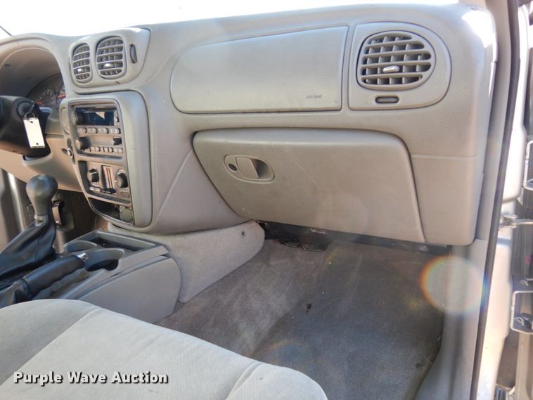 image for item DJ8232 2005 Chevrolet TrailBlazer  SUV