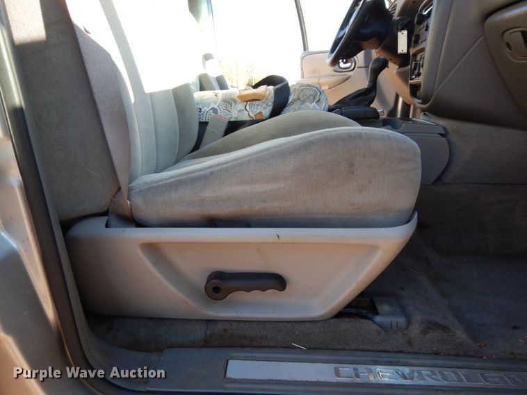 image for item DJ8232 2005 Chevrolet TrailBlazer  SUV