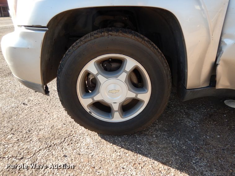 image for item DJ8232 2005 Chevrolet TrailBlazer  SUV