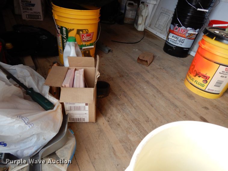 image for item DJ8236 1993 Isuzu NPR  box truck