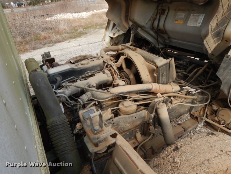 image for item DJ8236 1993 Isuzu NPR  box truck