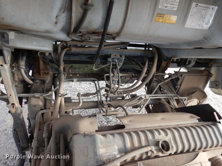 image for item DJ8236 1993 Isuzu NPR  box truck