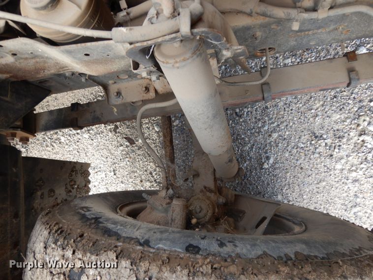 image for item DJ8236 1993 Isuzu NPR  box truck