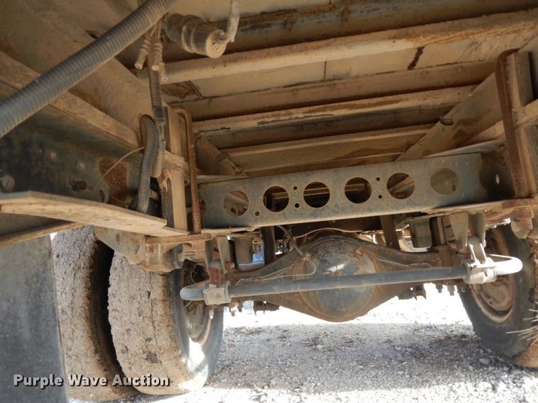 image for item DJ8236 1993 Isuzu NPR  box truck