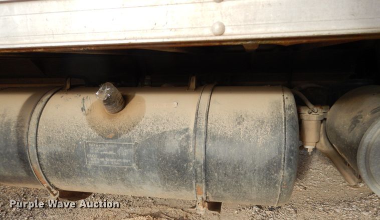 image for item DJ8236 1993 Isuzu NPR  box truck