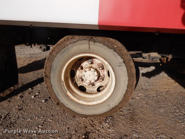 image for item DJ8236 1993 Isuzu NPR  box truck