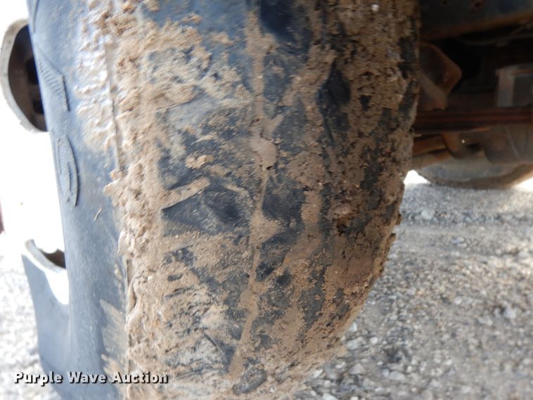 image for item DJ8236 1993 Isuzu NPR  box truck