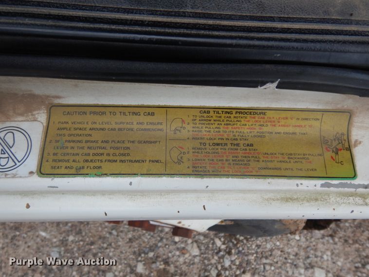 image for item DJ8236 1993 Isuzu NPR  box truck