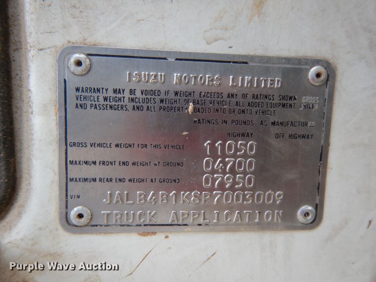 image for item DJ8236 1993 Isuzu NPR  box truck