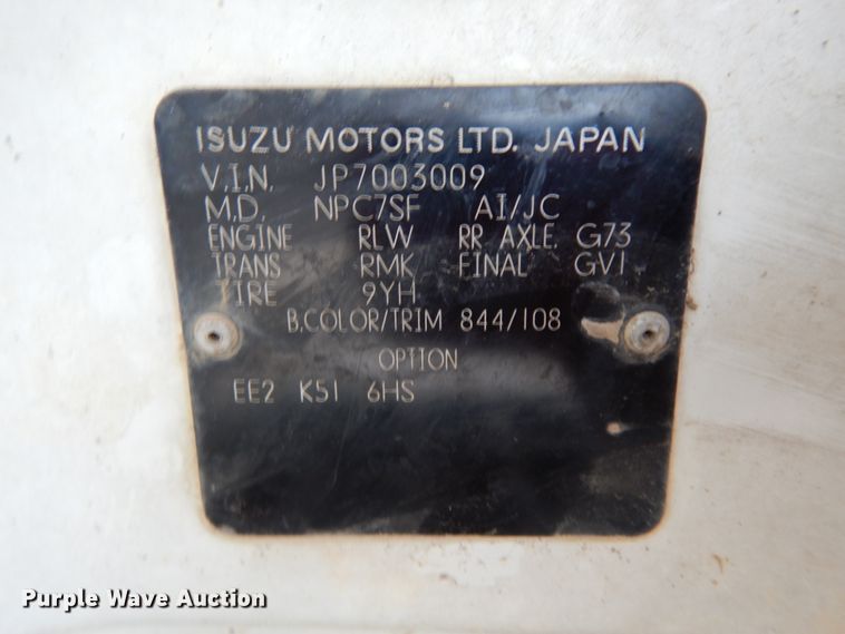 image for item DJ8236 1993 Isuzu NPR  box truck
