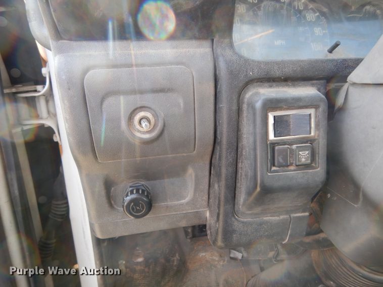 image for item DJ8246 2002 Isuzu NPR  dump truck