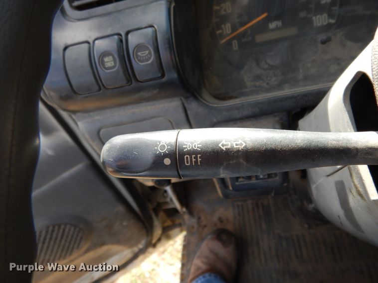 image for item DJ8246 2002 Isuzu NPR  dump truck