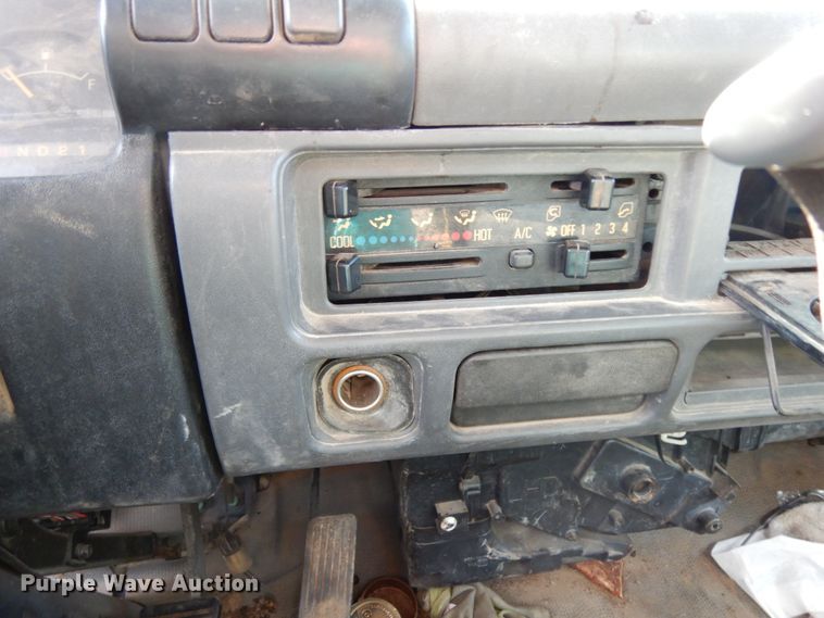 image for item DJ8246 2002 Isuzu NPR  dump truck