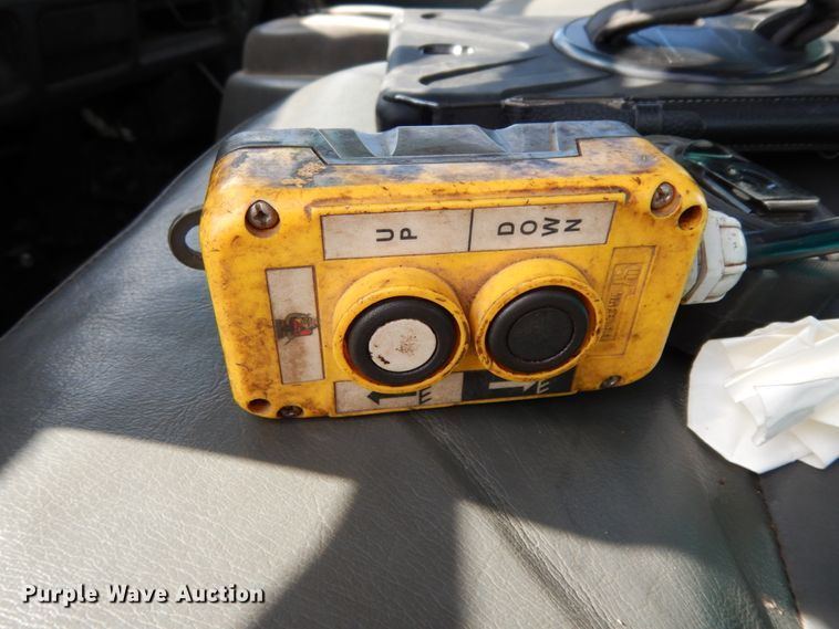 image for item DJ8246 2002 Isuzu NPR  dump truck