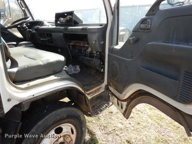 image for item DJ8246 2002 Isuzu NPR  dump truck