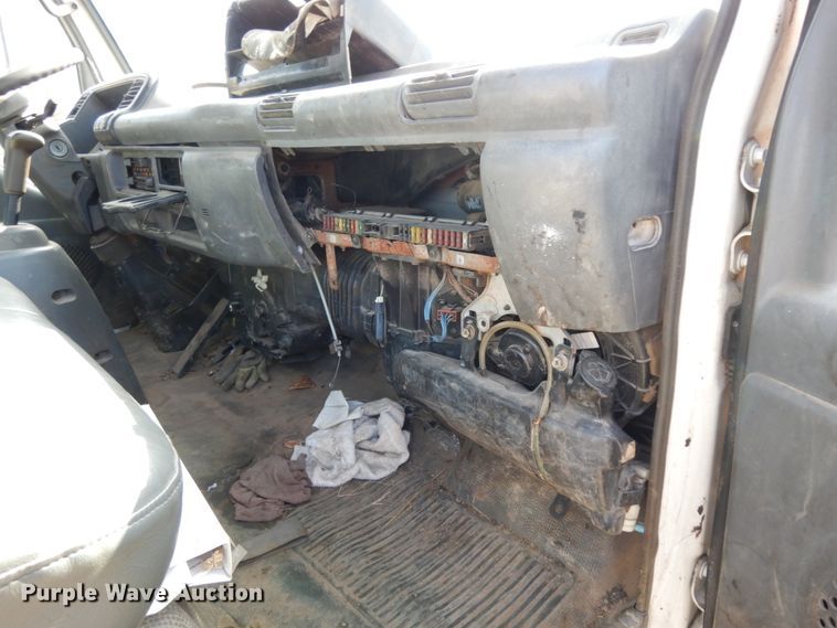 image for item DJ8246 2002 Isuzu NPR  dump truck