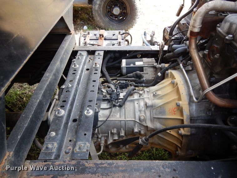 image for item DJ8246 2002 Isuzu NPR  dump truck