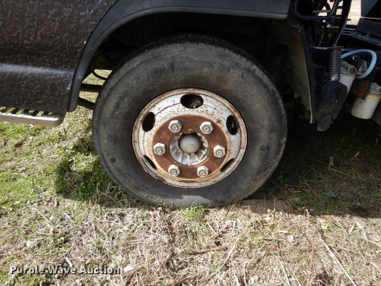 image for item DJ8246 2002 Isuzu NPR  dump truck