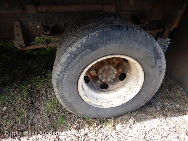 image for item DJ8246 2002 Isuzu NPR  dump truck