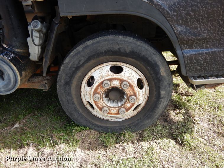 image for item DJ8246 2002 Isuzu NPR  dump truck