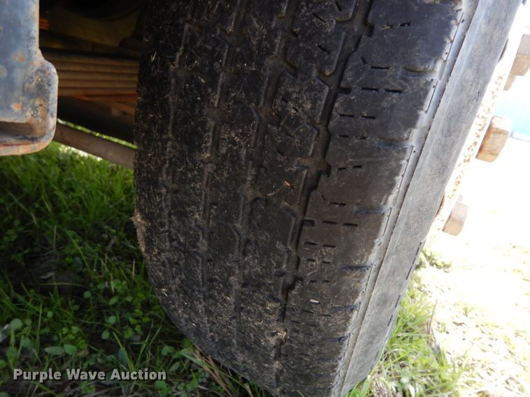 image for item DJ8246 2002 Isuzu NPR  dump truck