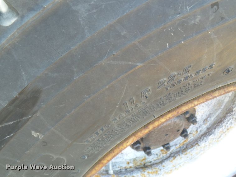 image for item DL0769 2004 GMC C7500  truck cab and chassis