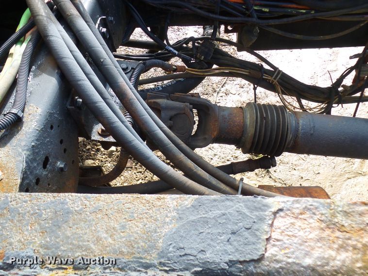 image for item DL0769 2004 GMC C7500  truck cab and chassis