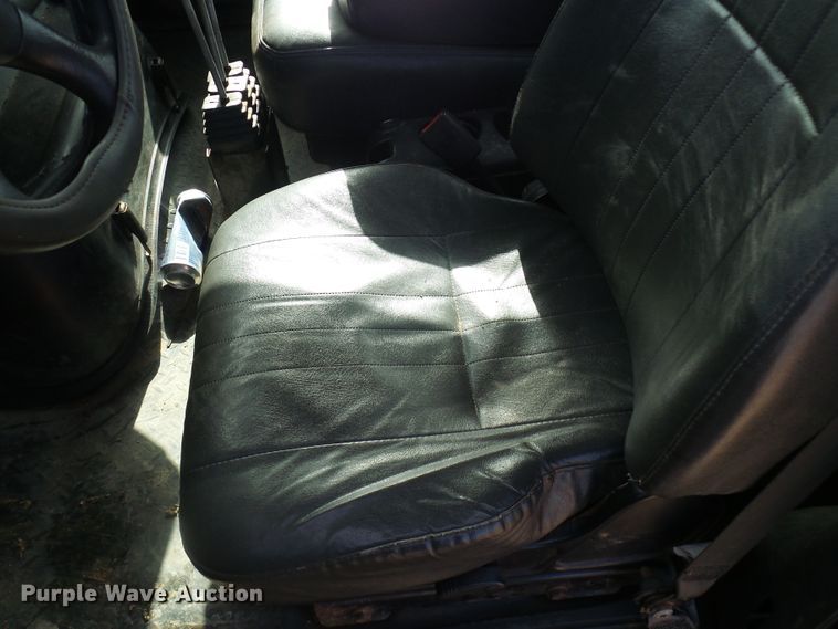 image for item DL0769 2004 GMC C7500  truck cab and chassis