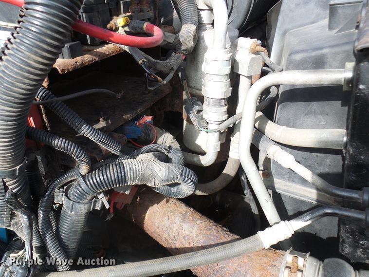 image for item DL0769 2004 GMC C7500  truck cab and chassis