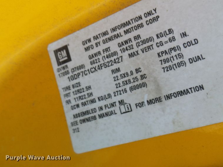 image for item DL0769 2004 GMC C7500  truck cab and chassis