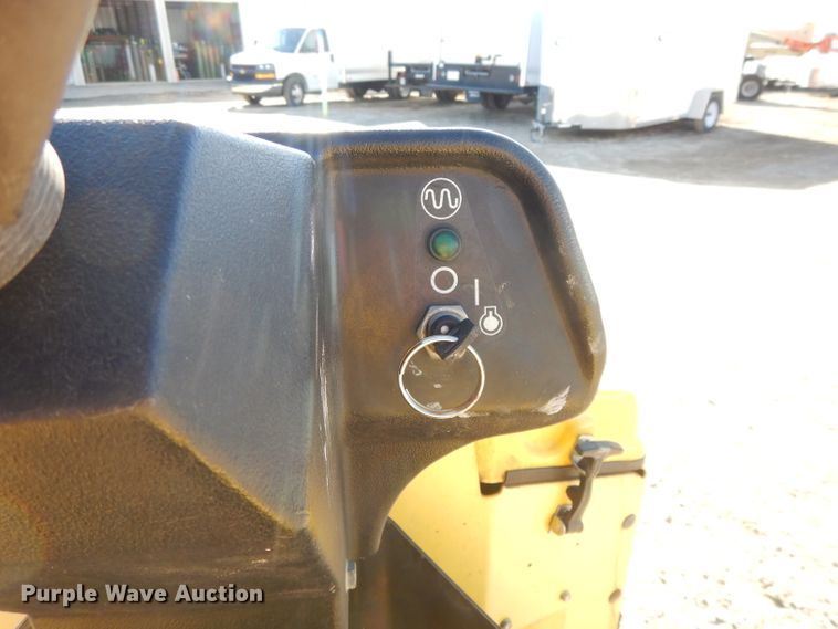 image for item DL2037 2006 Wacker RD11A  double drum roller