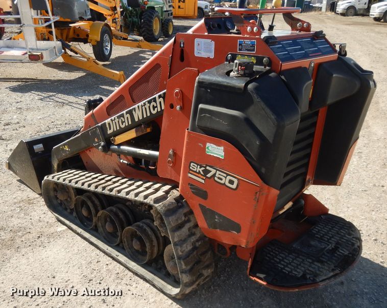 image for item DL2038 2015 Ditch Witch SK750  compact utility loader