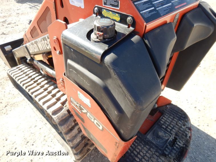 image for item DL2038 2015 Ditch Witch SK750  compact utility loader