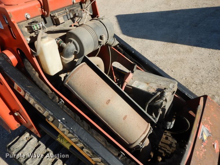 image for item DL2038 2015 Ditch Witch SK750  compact utility loader