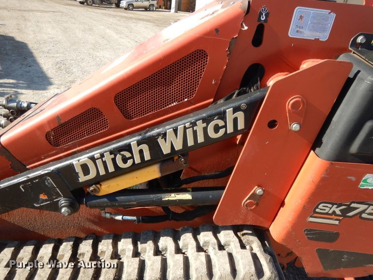 image for item DL2038 2015 Ditch Witch SK750  compact utility loader