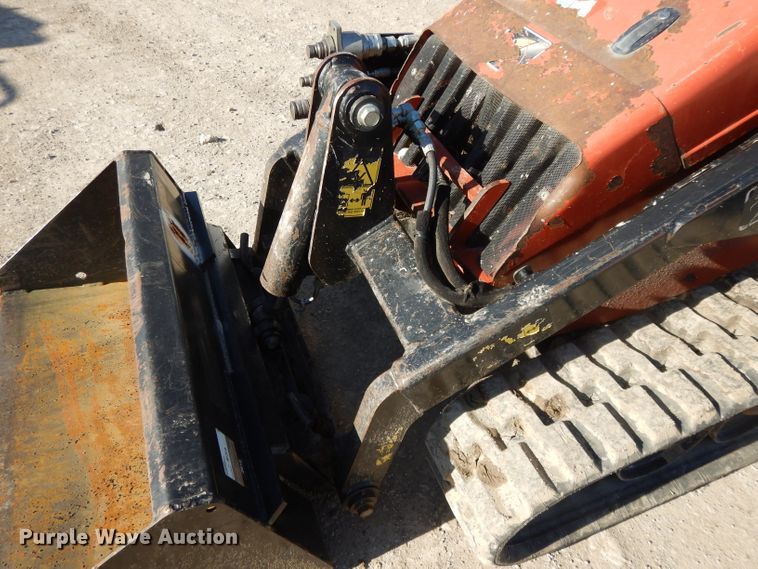 image for item DL2038 2015 Ditch Witch SK750  compact utility loader