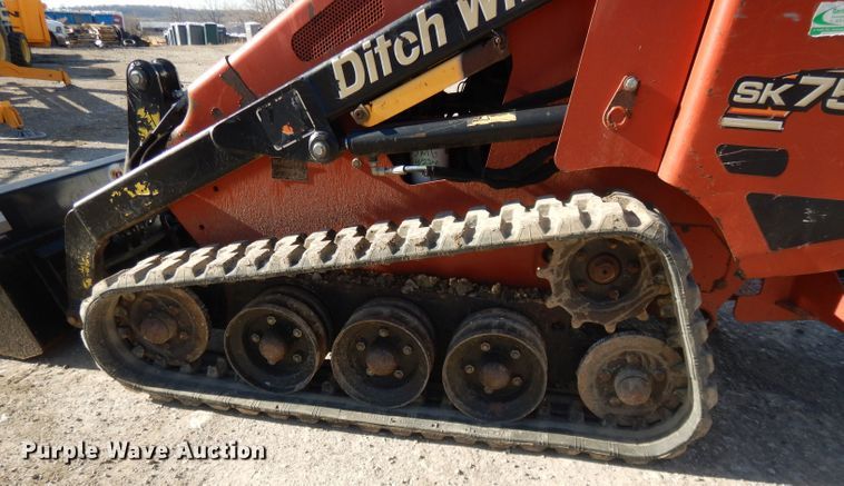 image for item DL2038 2015 Ditch Witch SK750  compact utility loader
