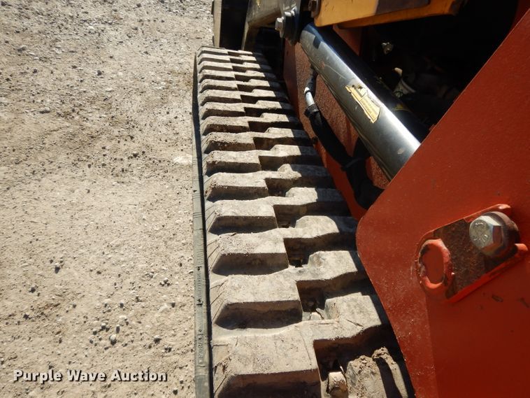 image for item DL2038 2015 Ditch Witch SK750  compact utility loader