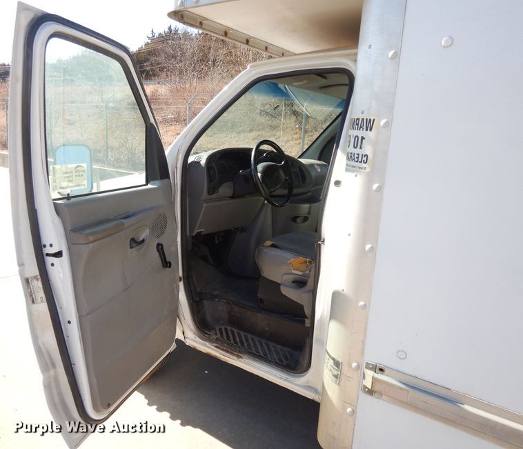 image for item DL2090 1999 Ford Econoline E350 Super Duty  box truck