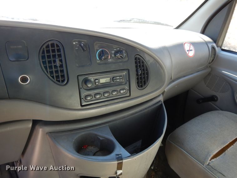 image for item DL2090 1999 Ford Econoline E350 Super Duty  box truck