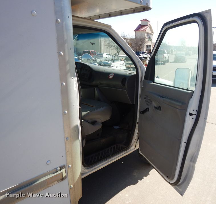 image for item DL2090 1999 Ford Econoline E350 Super Duty  box truck