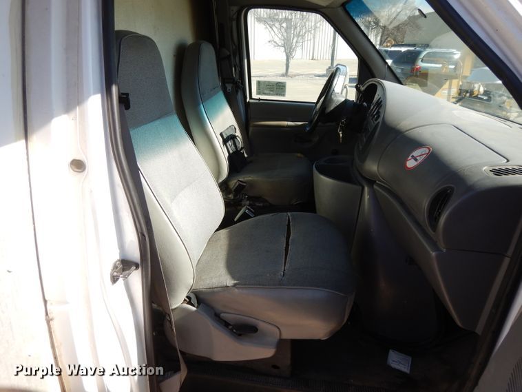 image for item DL2090 1999 Ford Econoline E350 Super Duty  box truck