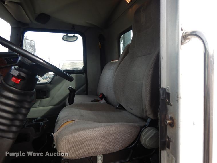 image for item DL2741 2003 Kenworth T300  rollback truck